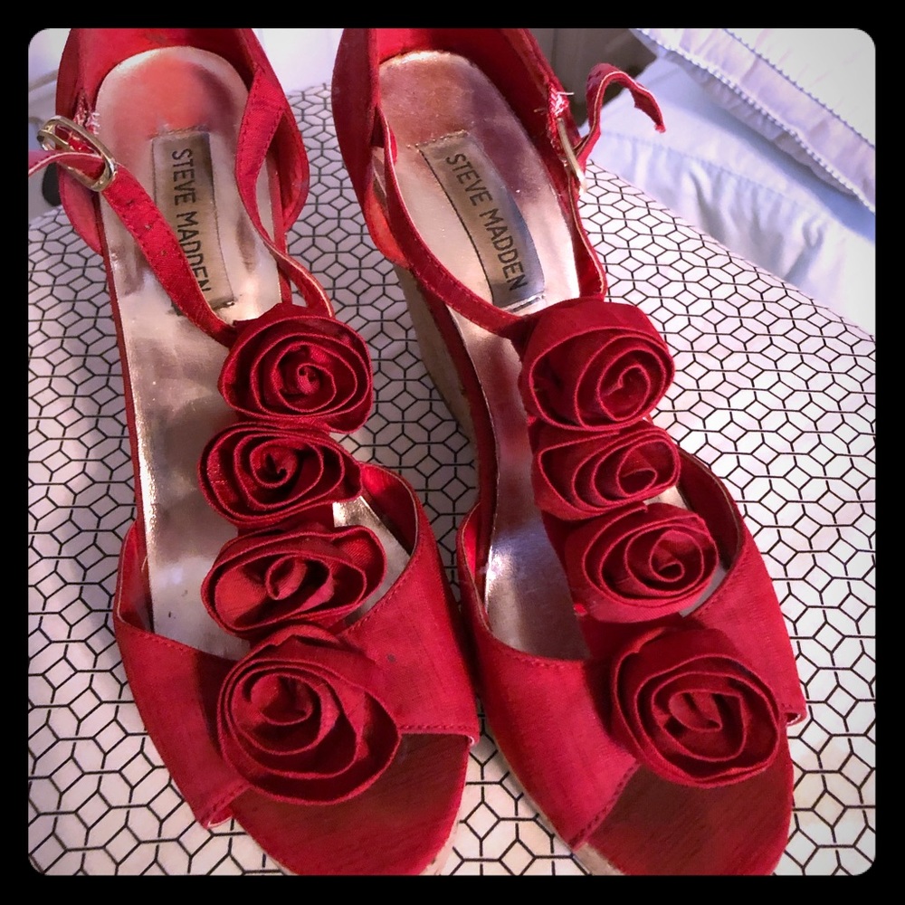Steve Madden Red Vintage Rosette Platform Wedge